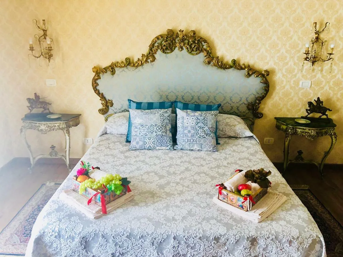Bed and Breakfast Dimora Umberto CTA Frühstückspension